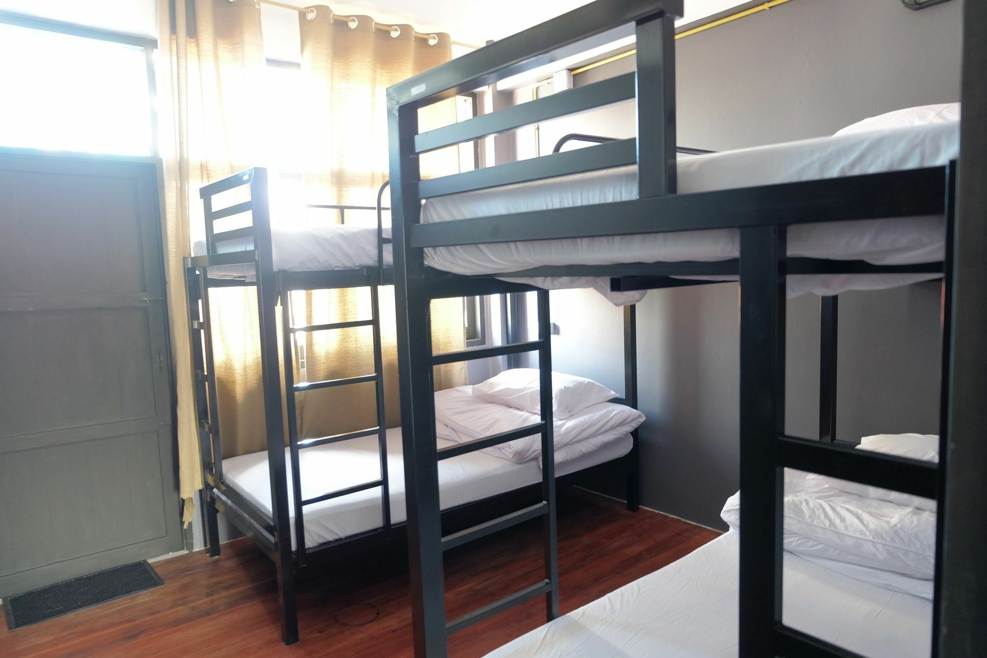 Bts Khaosan Hostel Бангкок Экстерьер фото